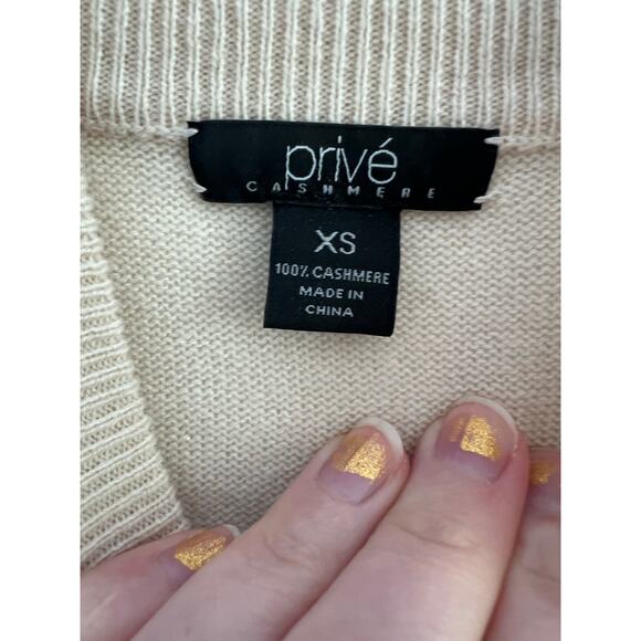 Prive Women's XS 100% Cashmere Sweater Cream Beige Mock Neck Lightweight FLAW - Picture 3 of 12